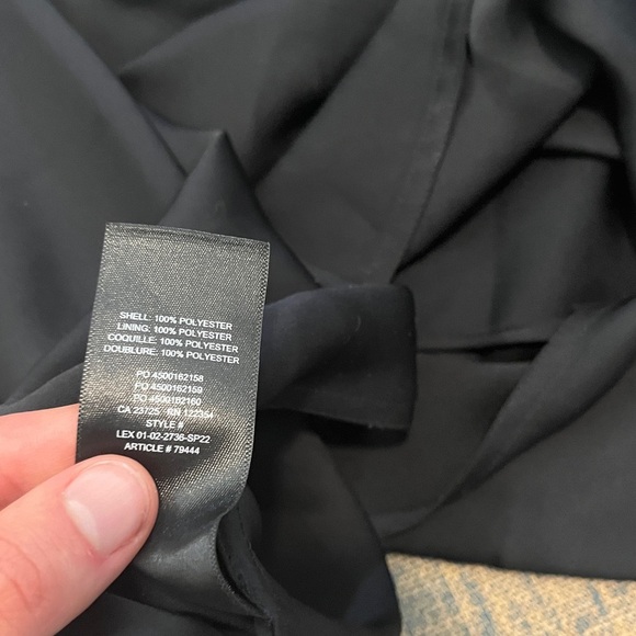 Aritzia Babaton Silk - effect cowl neck cropped cami - Picture 5 of 7